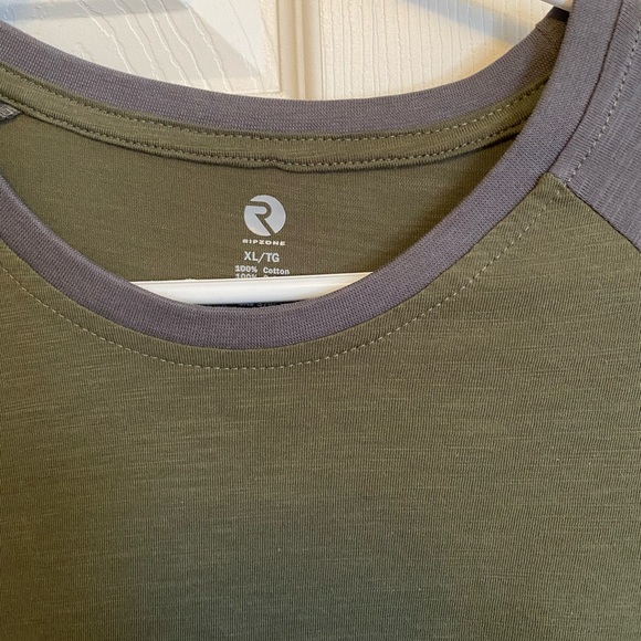 Ripzone 3/4 long sleeved shirt LIKE NEW - Picture 2 of 3